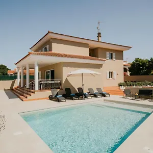 Victoria's Paradise Villa